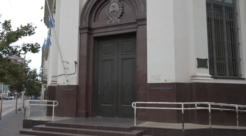 Los bancos cambian el horario de atencin